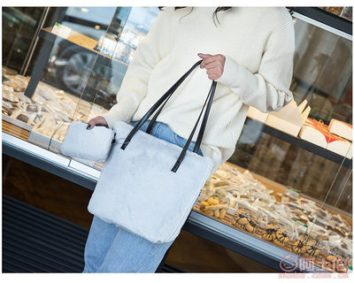 2017秋冬時尚新寵 歐美風(fēng)毛毛手提單肩子母包套裝